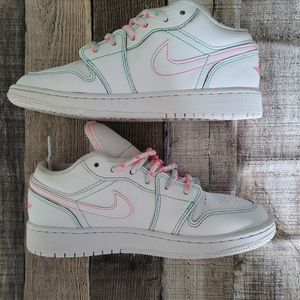 Nike Air Jordan 1 Low GS 'Aurora Green' Sz 4Y/5.5W